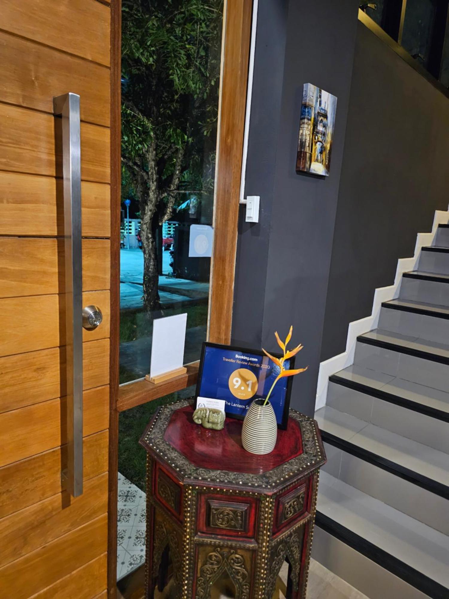 The Lantern Suites Ban Song Hong Exterior foto